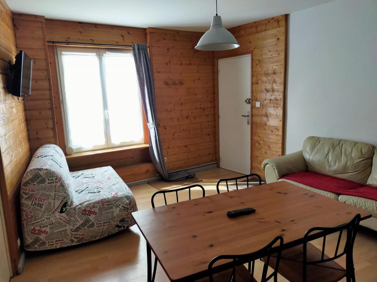 לה בורבול Agreable Appartement De 48 M² En Rdc מראה חיצוני תמונה