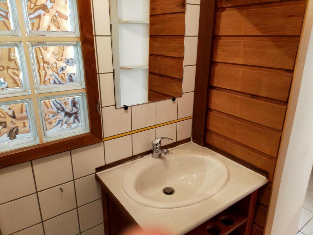 לה בורבול Agreable Appartement De 48 M² En Rdc מראה חיצוני תמונה